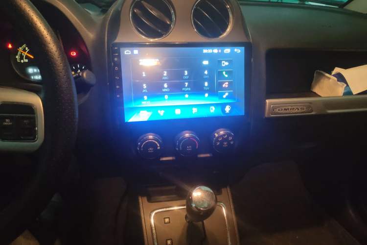 Used Jeep Compass 2014 2.0L two-wheel drive sport version Audio And AC Panel