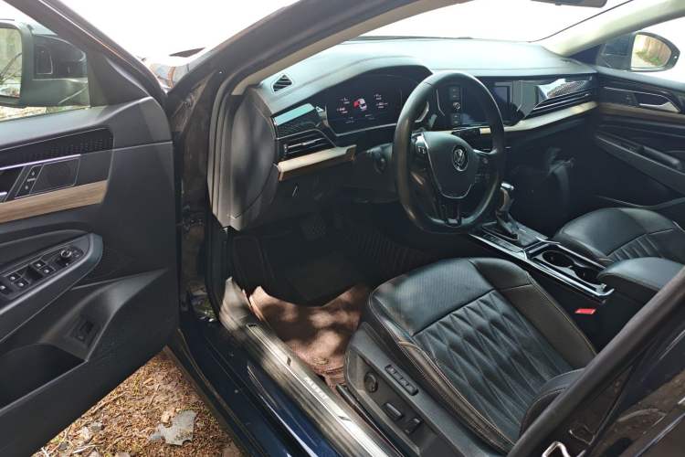 Used Volkswagen Passat 2019 330TSI Luxury Edition China VI Standard Driver Seat