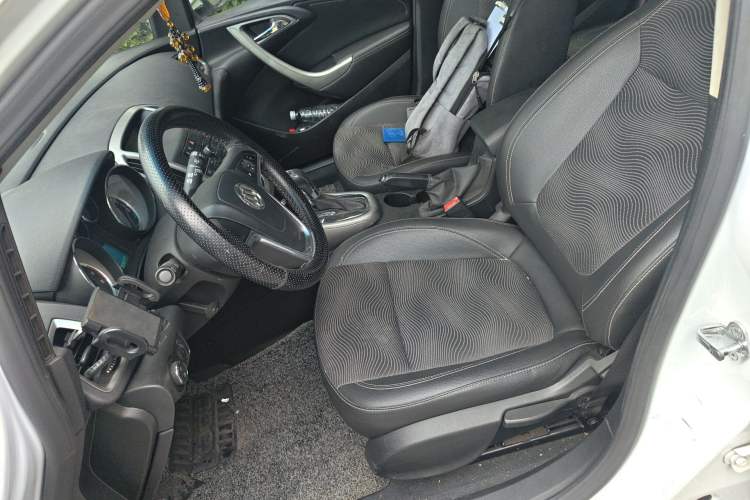 Used Buick GT 2014 XT 1.6L Automatic Fashion Edition Left Front Seat