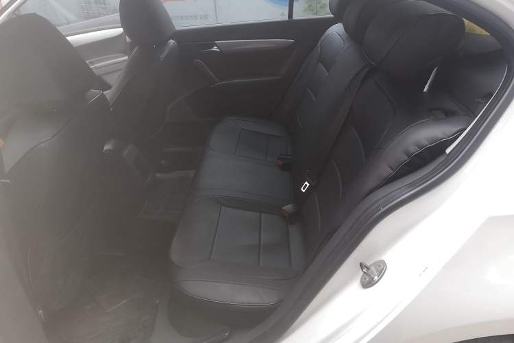 Used Volkswagen Lavida 2013 Revised Classic 1.6L Automatic Fashion Edition
