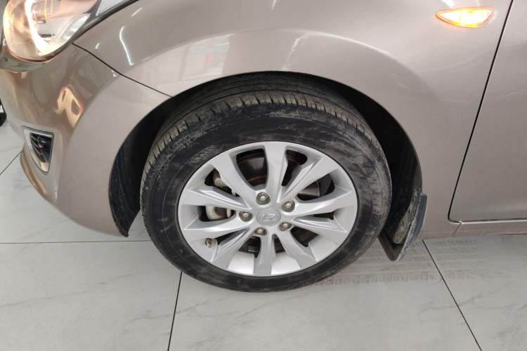 Used Hyundai Elantra (5th Generation / Langdong) 2016 1.6L Automatic Smart Version Left Front Wheel Hub
