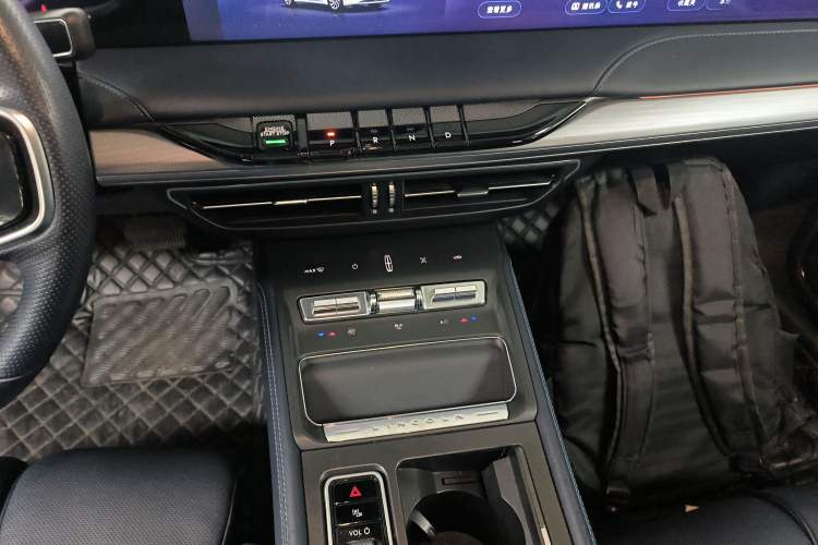 Used Lincoln Z 2024 2.0T Two-Wheel Drive Prestige Hybrid Version