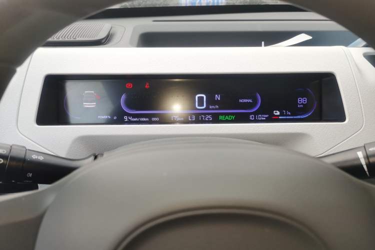 Used Geely Galaxy Panda 2023 Panda Mini 120km Asian Games Edition