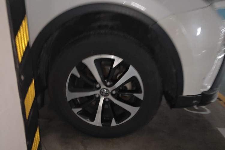 Used Toyota RAV4 2016 2.0L CVT Two-Wheel Drive Comfort Edition China V Standard