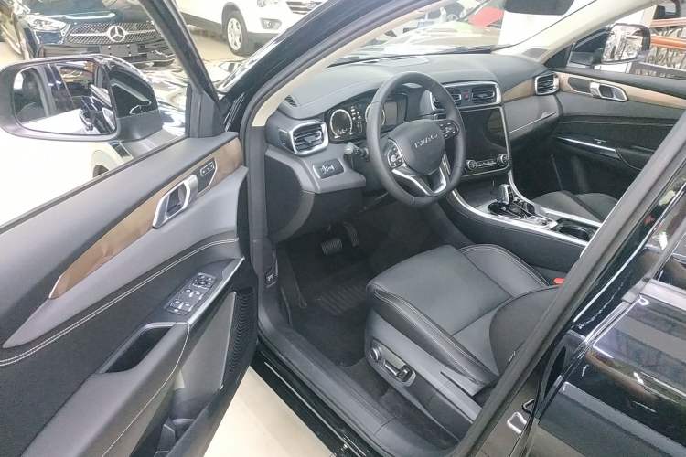 Used Lynk & Co 01 2019 2.0T Two-Wheel-Drive Pro Version China VI Standard
