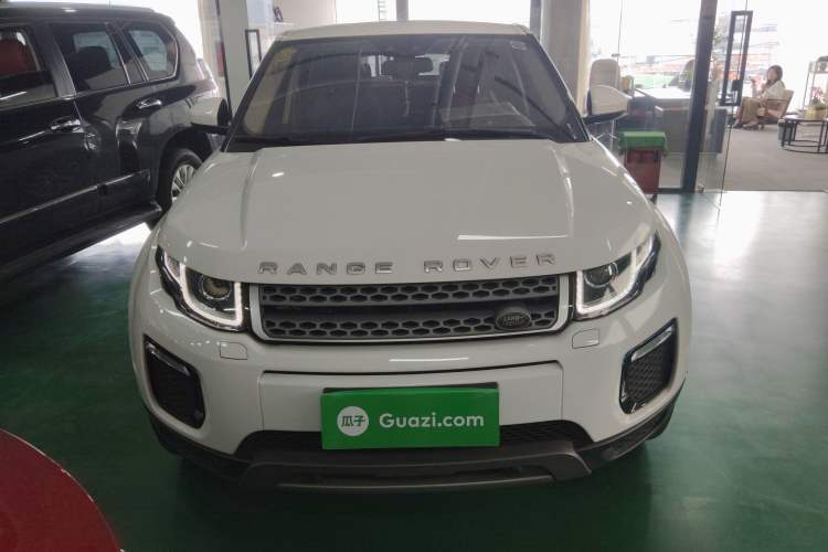 Used Land Rover Range Evoque 2018 240 PS SE Smart Brilliance Edition Front
