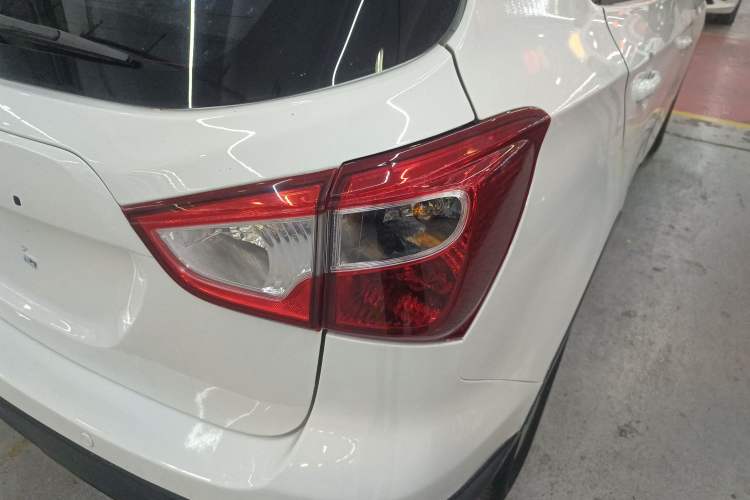 Used Suzuki S-Cross 2014 1.6L CVT Two-Wheel Drive Elite Version
