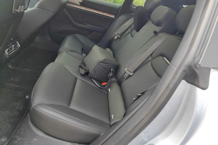 Used NETA S 2024 Pure Electric 520km Rear-Drive Lite Version Left Rear Seat