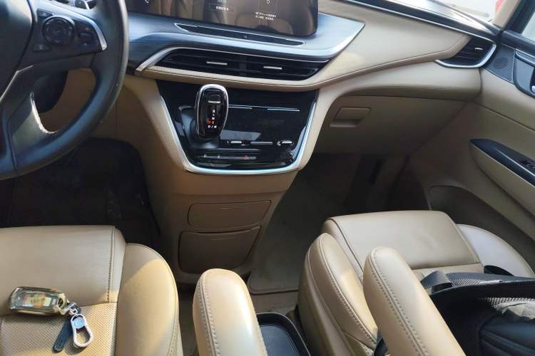 Used Buick GL8 2021 ES Landtrek 653T Luxury Model