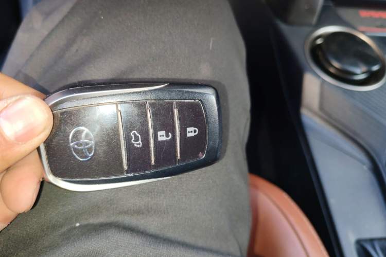 Used Toyota RAV4 2013 2.5L Automatic 4x4 Prestige Edition Vehicle Key