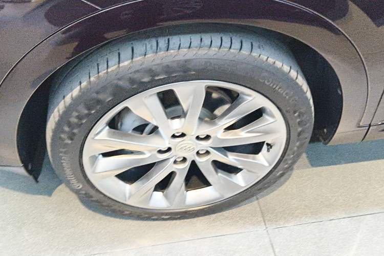 Used Buick Envision 2020 Encore S 652T All-Wheel-Drive Avenir Left Front Wheel Hub