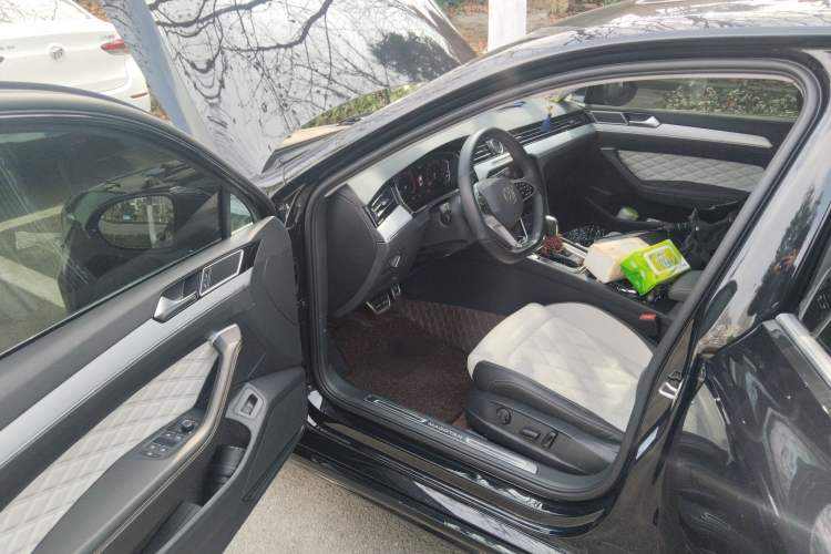 Used Volkswagen Magotan 2023 2 Million Units Commemorative Edition 330TSI DSG Luxury Version
