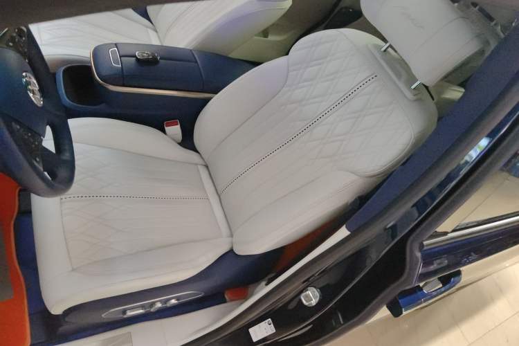 Used Buick GL8 2020 Avenir Avia Four-Seat Luxury Edition
