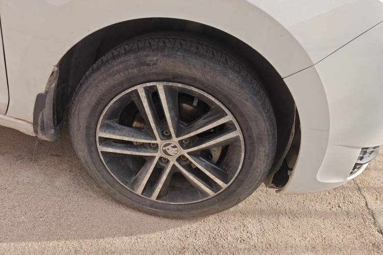 Used Skoda Rapid Spaceback 2016 Revised Version 1.6L Automatic Front-Drive Edition
