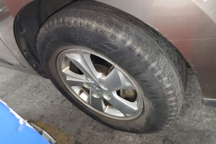 Used Hyundai ix35 2010 2.0L Automatic Two-Wheel Drive New Edition GL Right Front Wheel Hub