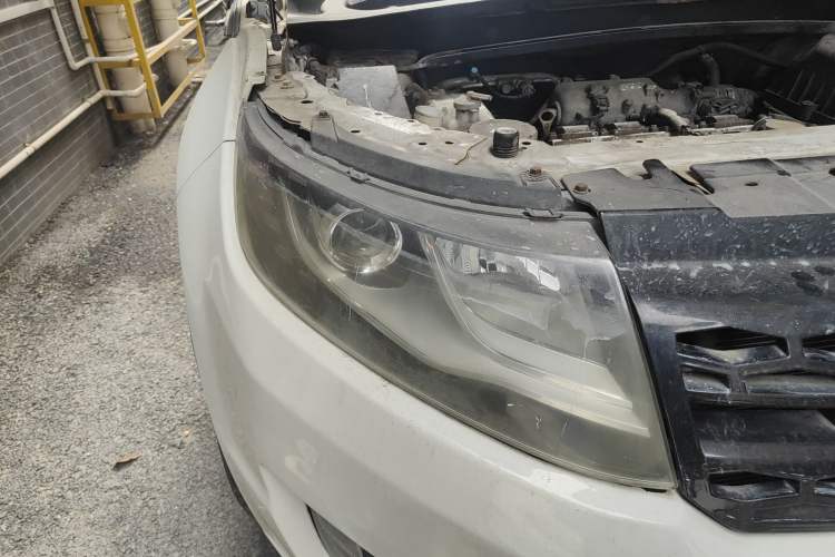 Used Land X7 2015 2.0T Panoramic Flagship Edition Right Front Headlight