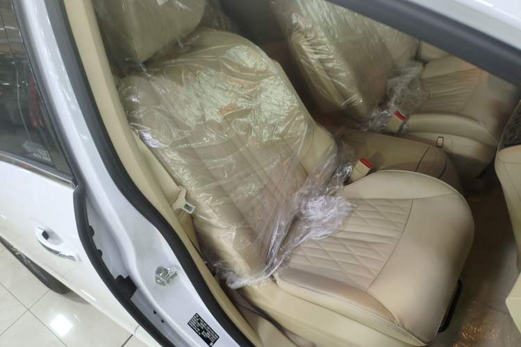 Used Buick GL8 2023 Facelifted Land Cruiser Executive Luxury Version