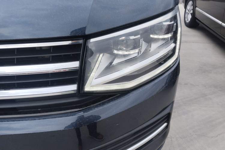 Used Volkswagen Multivan 2019 2.0 TSI Two-Wheel Drive Luxury Edition 7 Seats Left Front Headlight