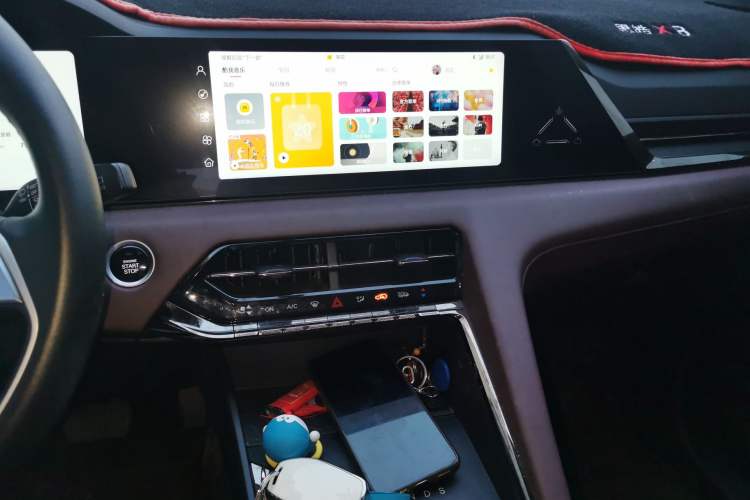 Used SOL X8 PLUS 2023 1.5 TGDI DCT Smart Home Edition 7-Seater