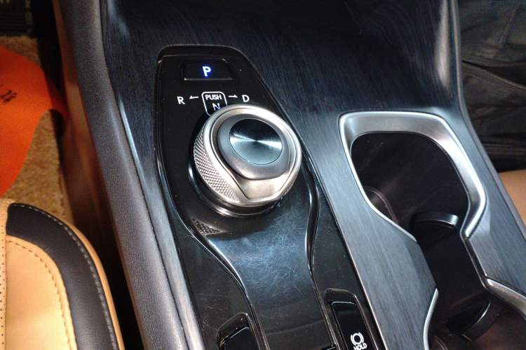 Used Lexus RZ 2023 450e All-Wheel Drive Luxury Edition Gear Lever