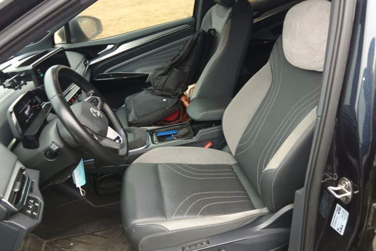 Used Volkswagen ID.4 CROZZ 2021 Long-Range PRO Two-Wheel Drive Version
