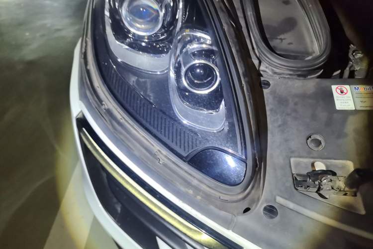 Used Porsche Macan 2017 Macan 2.0T Right Front Headlight