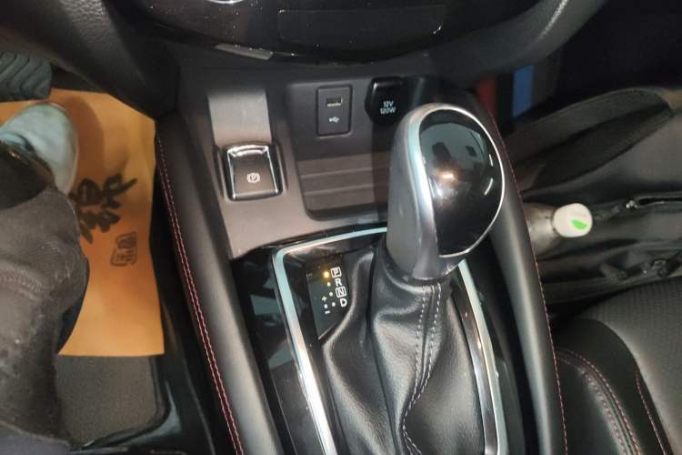 Used Nissan Qashqai 2022 2.0L CVT XV Premier Luxury Edition Gear Lever