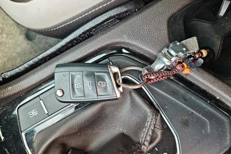 Used Volkswagen Tiguan L 2017 380TSI Automatic All-Wheel-Drive Luxury Edition Vehicle Key