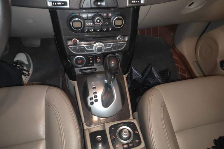Used Renault Koleos 2010 2.5L 4x4 Comfort Edition
