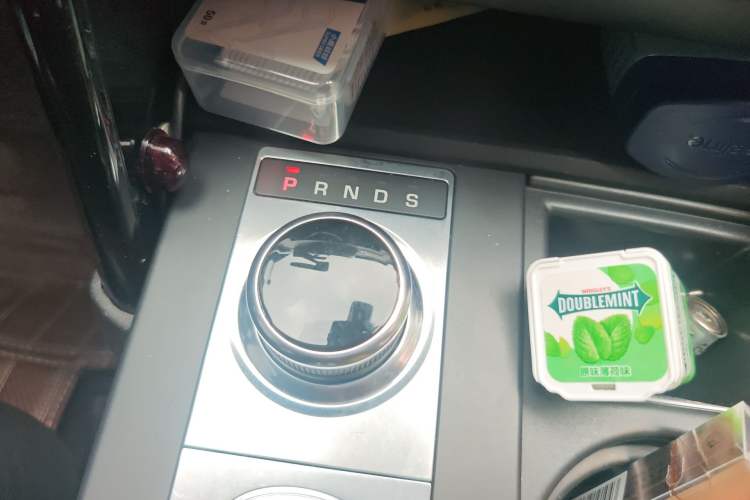 Used Land Rover Discovery 2017 3.0 SC V6 SE Gear Lever