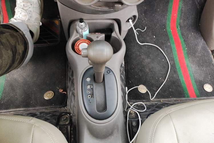 Used Nissan Sunny 2011 1.5XE CVT Comfort Edition Gear Lever