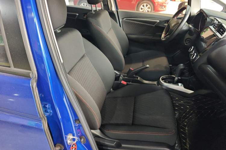 Used Honda Fit 2018 1.5L CVT Trendy Sports Edition Right Front Seat