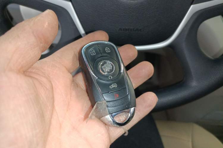 Used Buick GL8 2023 Land Executive Class Comfort Model
