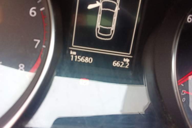 Used Volkswagen Magotan 2017 330TSI DSG Luxury Model Odometer Close Up