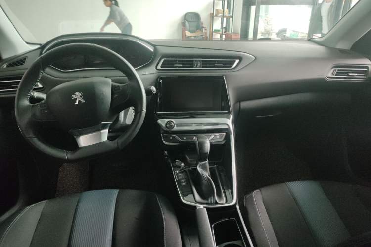 Used Peugeot 308 2018 1.6L Automatic Luxury Edition Center Console