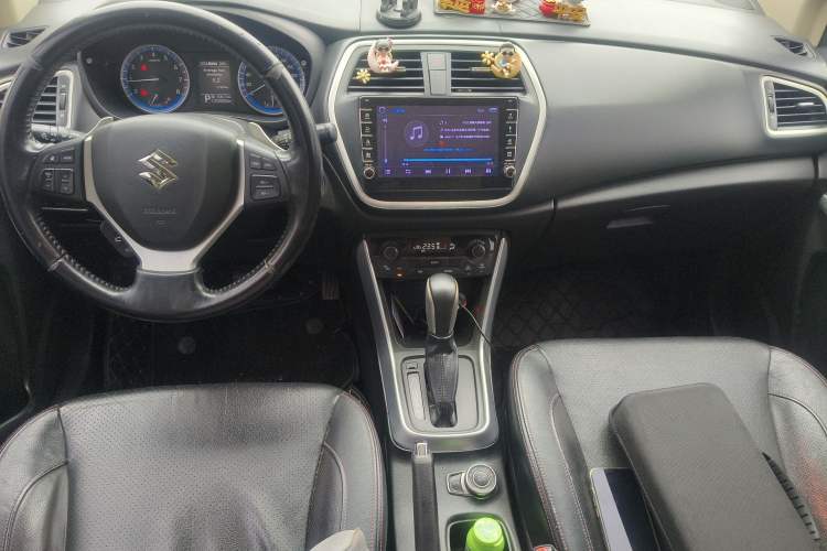 Used Suzuki S-Cross 2014 1.6L CVT Four-Wheel Drive Luxury Version Center Console