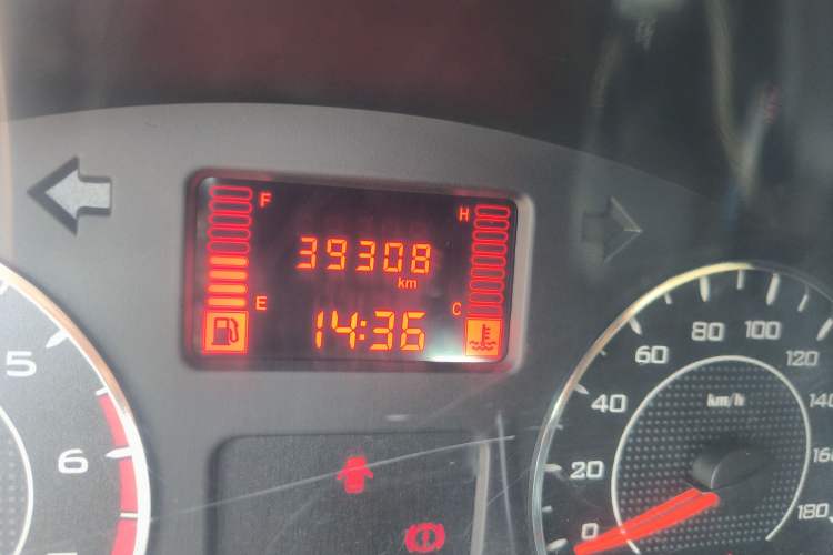 Used Wuling Zhengtu 2021 1.5L Adventure LAR Odometer Close Up