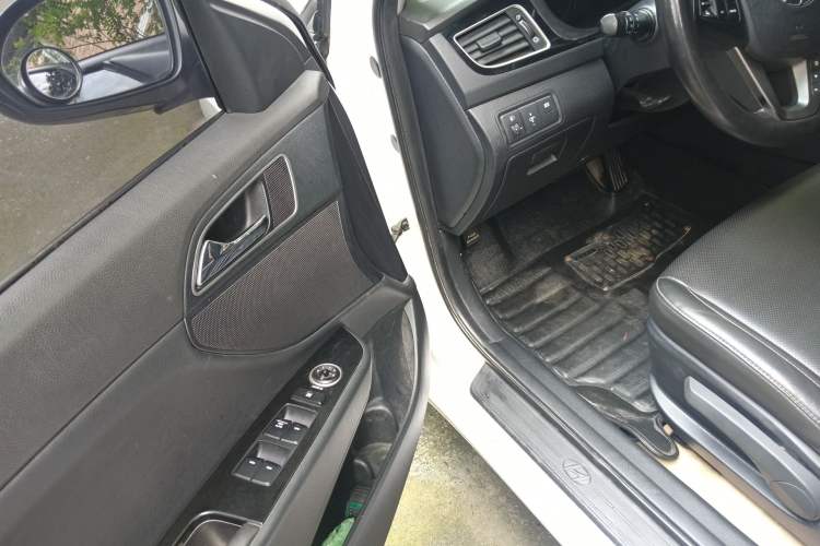 Used Hyundai Mistra 2014 1.8L Automatic Smart GLS Driver Seat