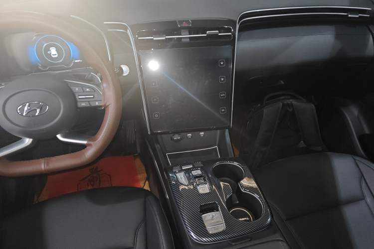 Used Hyundai Tucson 2023 Tucson L 1.5T Automatic Two-Wheel Drive DLX Luxury Edition Audio And AC Panel