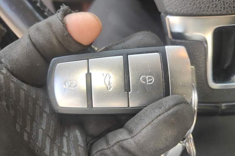 Used Volkswagen Magotan 2012 Revised 1.8TSI Luxury Version Vehicle Key