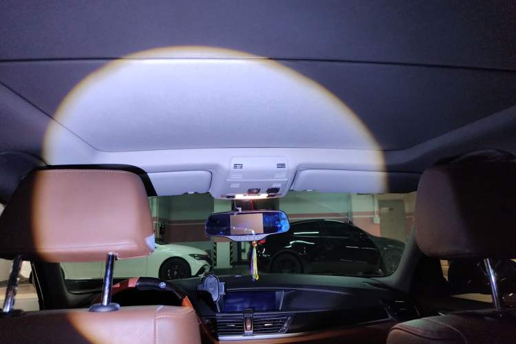 Used BMW X1 2015 sDrive18i Leading Edition
