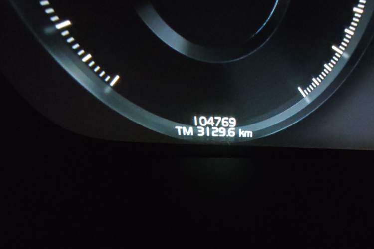 Used Volvo XC60 2019 T5 4x4 Zhiyuan Sport Edition China V Standard Odometer Close Up