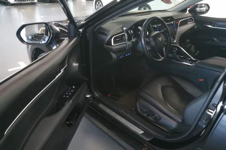 Used Toyota Camry 2019 2.0G Luxury Edition China VI Standard