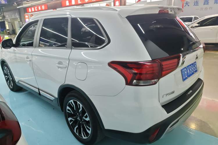 Used Mitsubishi Outlander 2019 2.0L Two-Wheel Drive Comfort Edition 5 Seats China VI Standard
