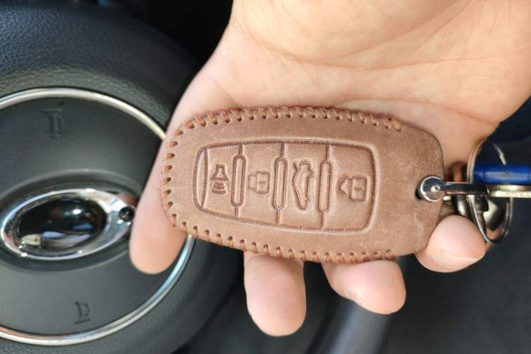 Used ORA Black Cat 2021 351 km Standard Version Vehicle Key