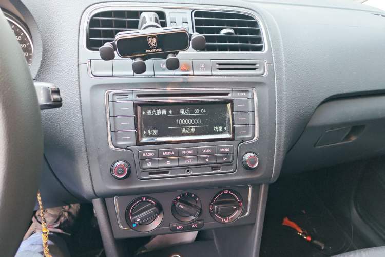 Used Volkswagen Polo 2014 1.6L Manual Comfort Edition
