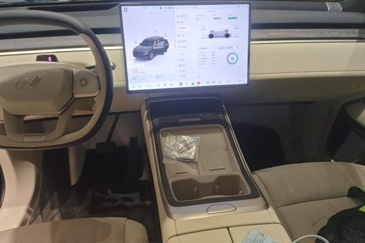 Used ONVO Luxeed L90 2025 Model—Max Six-Seater Version