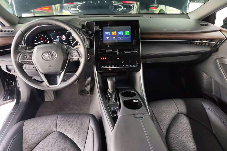 Used Toyota Avalon 2023 2.0L Premium Edition Gear Lever