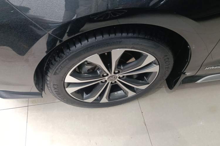 Used Toyota Granvia 2023 2.5L Hybrid Prestige PLUS Edition
