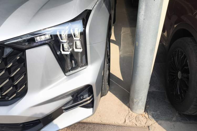 Used GAC Trumpchi GS8 2022 Linghang Series 2.0 TGDI Two-Wheel-Drive Luxury Smart Connectivity Version (7 Seats) Left Front Headlight